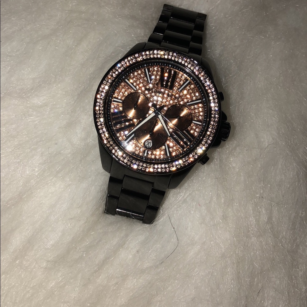 Black and rose gold Micheal Kors watch!😍